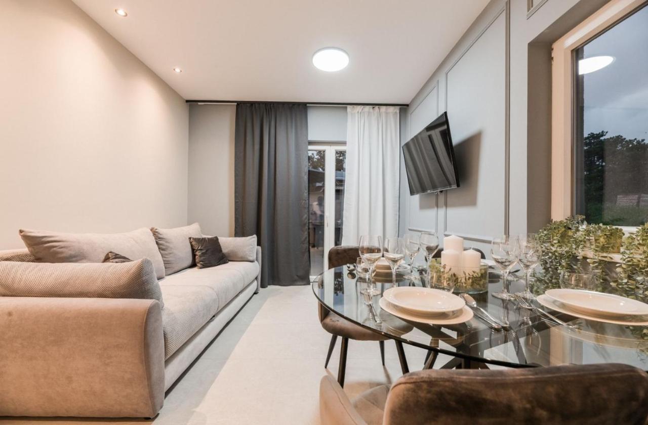 Luxury Apartments Villa Lacrima ชิโล ภายนอก รูปภาพ